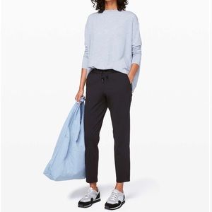 Lululemon on the fly pants 7/8 length size 4